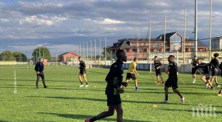 ботев пловдив плаши етър нов нападател канарчетата взеха френски малиец