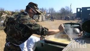 става страшно прага армията опъва военнополева болница заради пика заразени