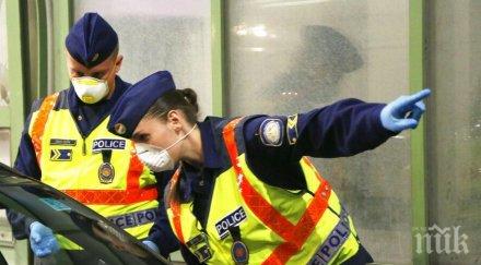 страшно загреб разпъват военни палатки настаняване заразени вируса