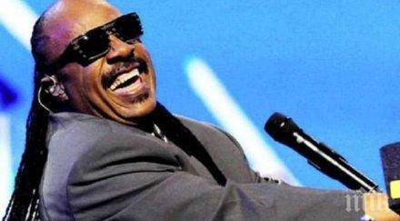 прекъсване четири години легендата стиви уондър завръща музикалната сцена