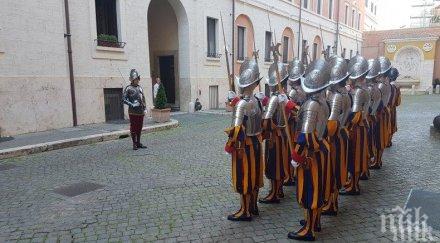 covid допълзя ватикана заразени швейцарската гвардия