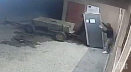 мъже наказаха кафе автомат бой товарене каруца