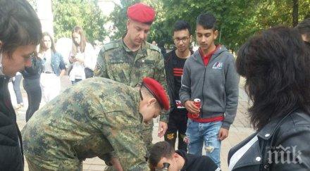 1200 ученици посетиха кампанията бъди войник монтана снимки