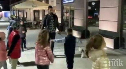 нестандартно новак джокович преподава тенис децата белградските улици