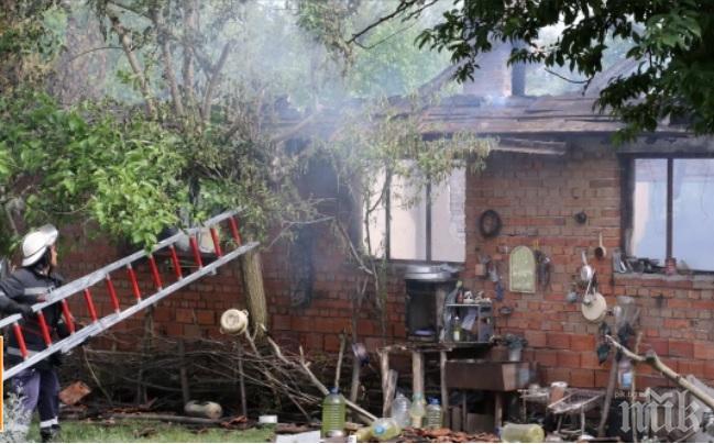 ОГНЕН АД! Самотна жена изгоря жива при пожар в дома ѝ във Враца 