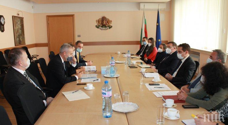 Турска компания планира да произвежда чаши със специално покритие против COVID-19 в завода си в България