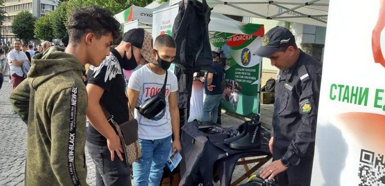 Интересът на младите хора към Българската армия расте