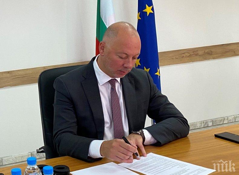 Росен Желязков с важна новина: Таксиметровите превозвачи ще бъдат подпомогнати финансово от държавата