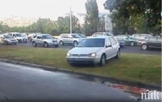 Глобиха над 100 шофьора за паркиране на тревата в София само за месец
