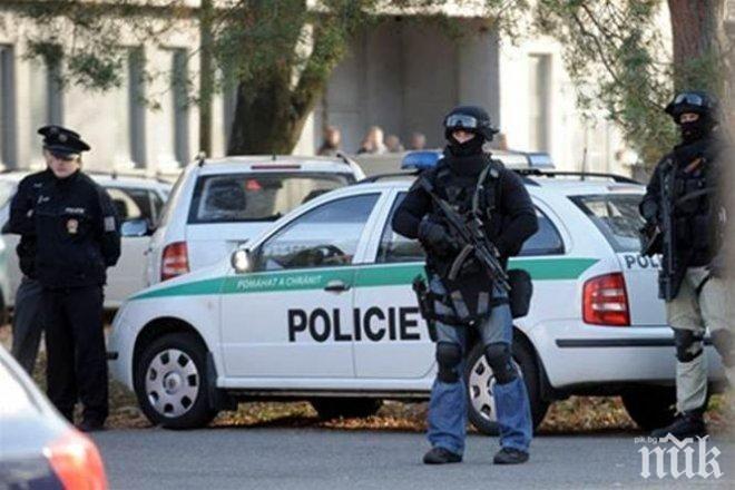 Протести и бой с полицията в Прага срещу ограничения заради коронавируса