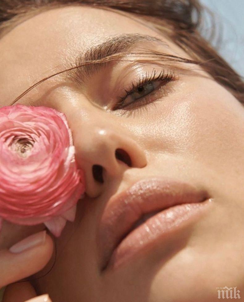 Бившата на Роналдо подлуди мрежата с гола фотосесия (СНИМКА)