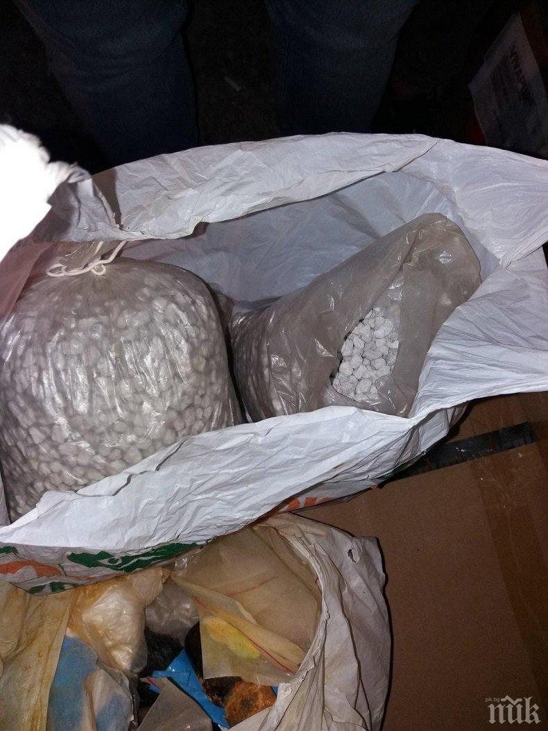 Бандата на Виктор Русия, спипана с над 250 кг амфетамини, остава за постоянно в ареста