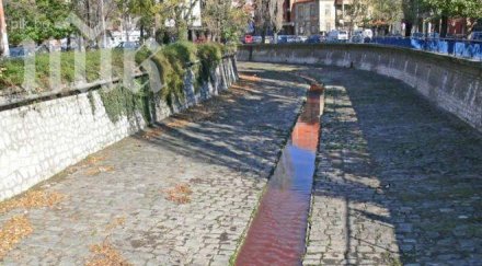 кървава вода потече хасковската река