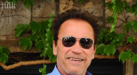 арнолд шварценегер пристигна софия брада снимки