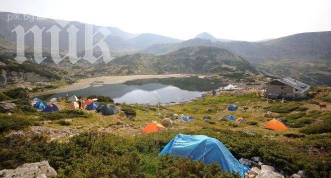 Екоактивисти: До 500 души дневно на Рилските езера 