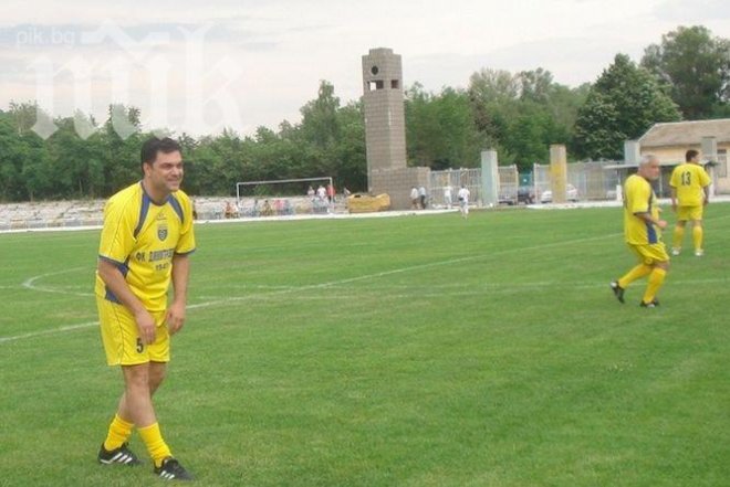 Кметът на Димитровград пострада във футболен сблъсък