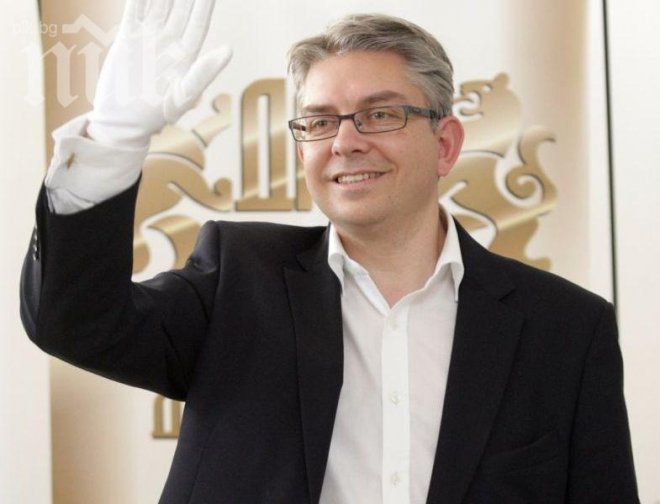 Учени се обявиха срещу уволнението на шефа на архивите Мартин Иванов