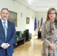 Македонски медии: Захариева се срещна с бившия премиер на Северна Македония Любчо Георгиевски
