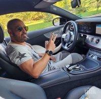 Ванко 1 бръмчи с нова мадама под Тепетата (СНИМКА)