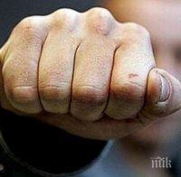 КЪРВАВ ЕКШЪН: Уволнен служител преби охранител на община Благоевград