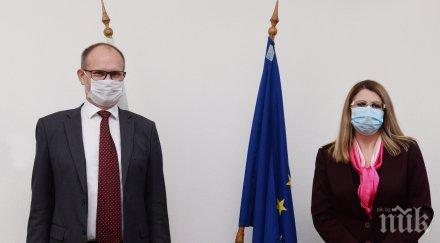 министър ахладова обсъди посланика дания правосъдната реформа нас