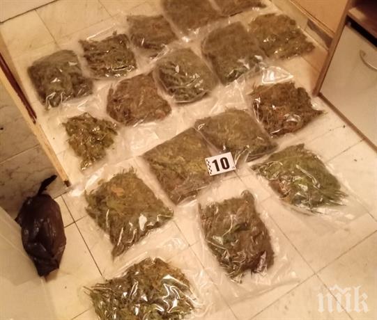 Откриха над 2 кг дрога в жилището на криминално проявен столичанин (СНИМКИ)