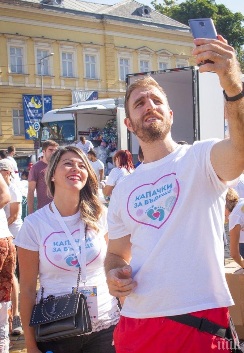 Капачки за бъдеще с кампания за закупуване на детска линейка