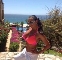 Анита Мейзер с поздравителна картичка от Доналд Тръмп (СНИМКИ)