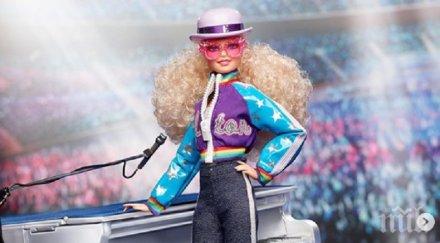 елтън джон сдоби своя кукла барби