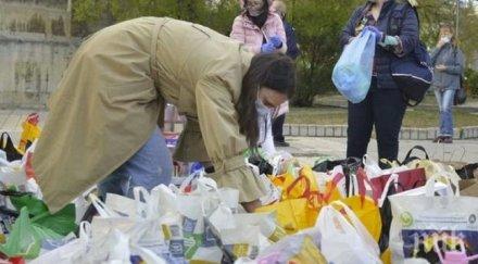 софия подават ръка самотни възрастни хора