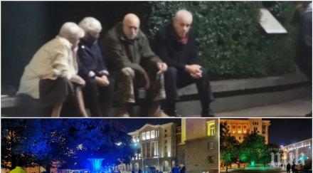 минеков остана сам площада метежът жълтите книжки съвсем угасна снимки