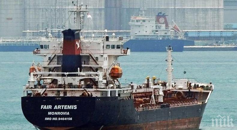 Екшън! Британски спецчасти осуетиха опит за отвличане на гръцки танкер