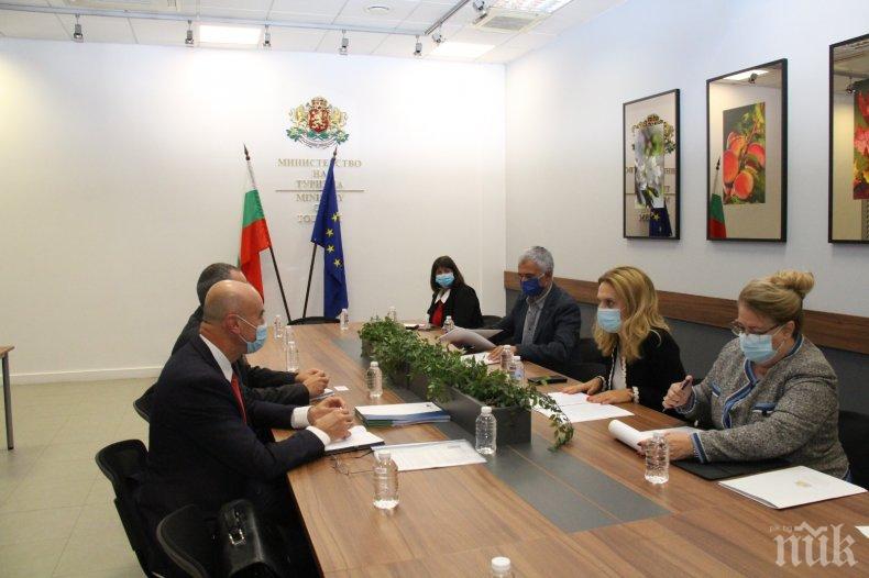 Балнеолозите поздравиха Марияна Николова за посланическата роля в туризма