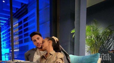 мария показа новия любимец снимка