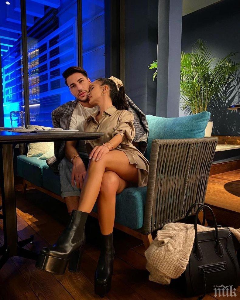 Мария показа новия си любимец (СНИМКА)