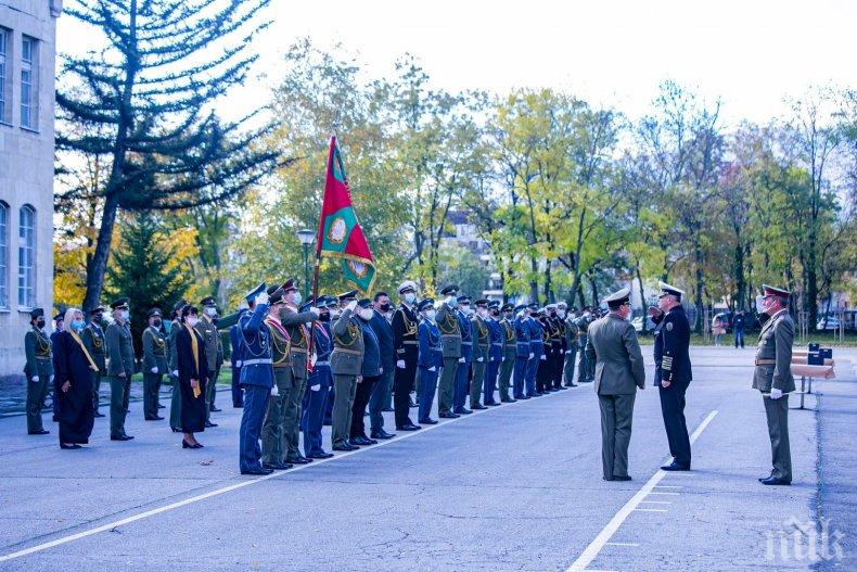 Офицерите от випуск „Добруджански“ на Военна академия „Г.С.Раковски“ получиха днес дипломите си