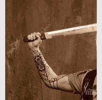 Заловиха мъж с мачете на гробище в Париж