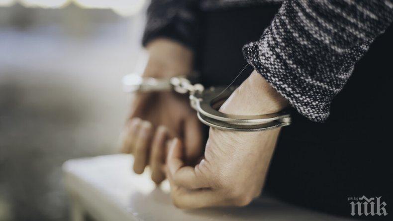 Тунизиецът, разбил граничната бариера при Кардам, остава в ареста