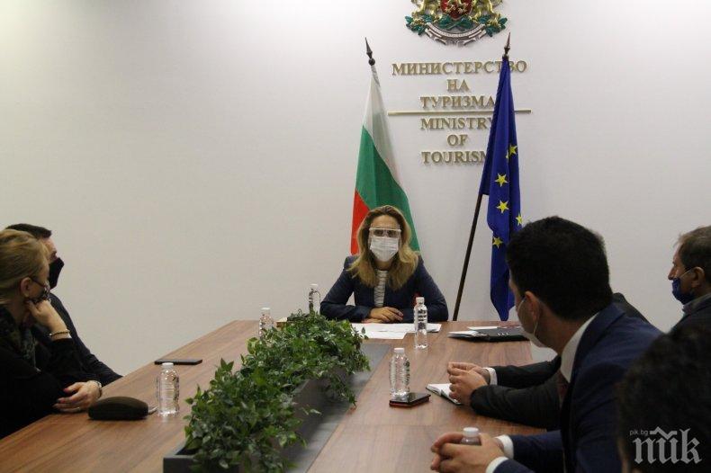 Вицепремиерът Николова: Имаме готовност да осигурим над 3 хил. хотелски легла като буферна зона 
