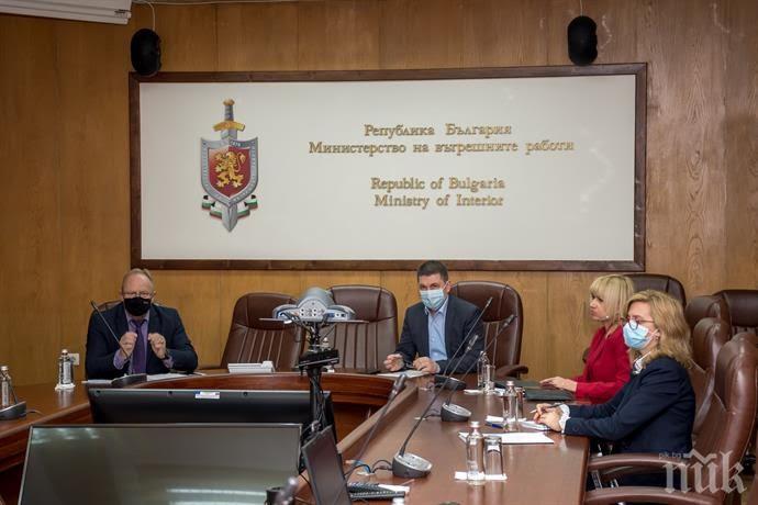 Продължават работните срещи на ръководството на МВР със синдикатите (СНИМКИ)