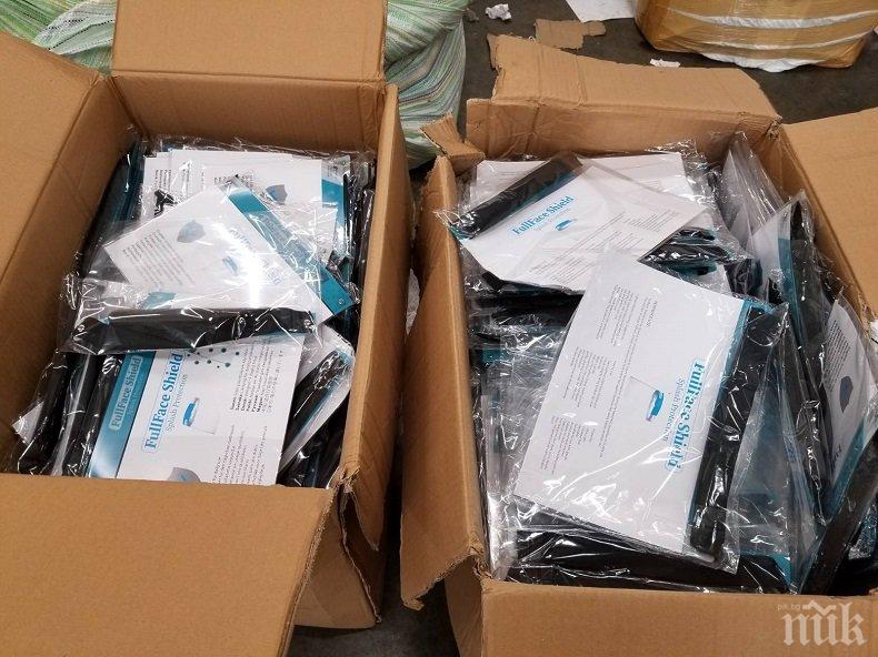 Агенция „Митници“ предоставя на Министерството на здравеопазването близо 470 000 защитни средства (СНИМКИ)