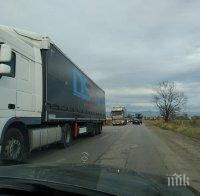 В Своге скочиха заради многото тирове през Искърското дефиле