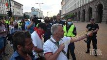 Отровителят Хаджигенов се уплаши и изтри обидата, че българите са тъпи след вълната от възмущение