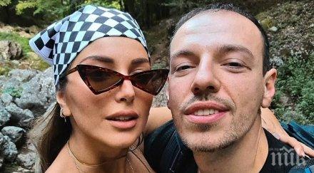 лудия репортер работи момиче 2022