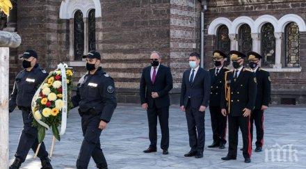 ръководството мвр поклони паметта загиналите български полицаи снимки