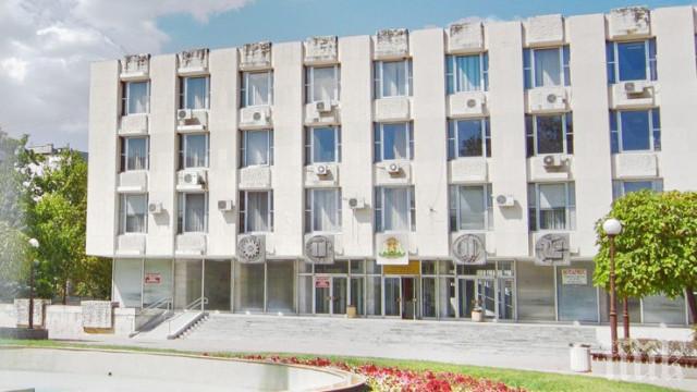 Затвориха за дезинфекция съдебната палата в Димитровград