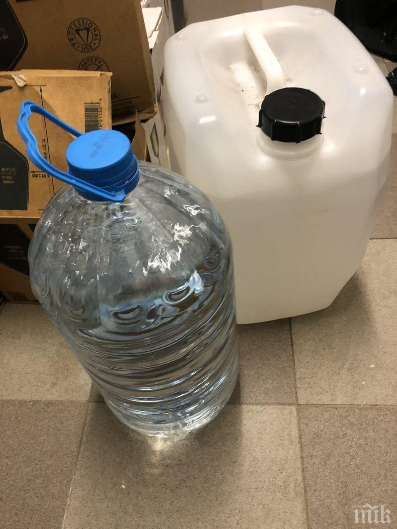 Хванаха служител на паркинг, купуващ и препродаващ нелегално гориво