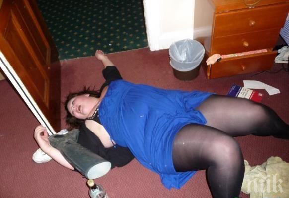 Жена нахълта в леглото на бившия си, нападна го, а полицаи я завариха гола