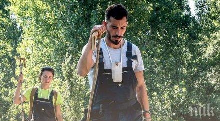 секссимволът фермата кола маска всяка седмица