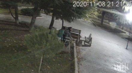 потрес тийнейджъри потрошиха пейки бургас качиха стената срама